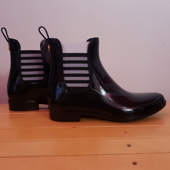 London Fog Rain Boots - Picture 2 of 10